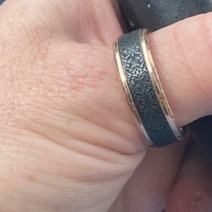 Men’s wedding band